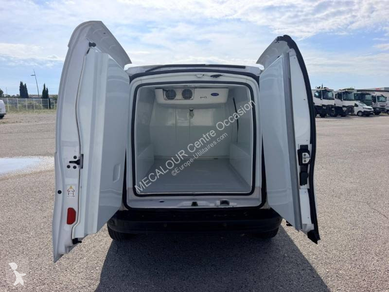 Véhicule utilitaire Nissan