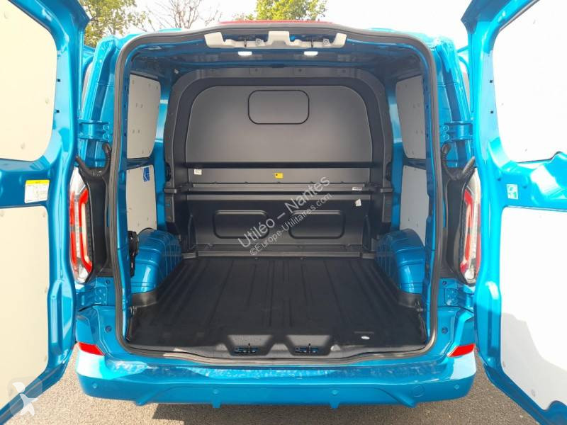 Véhicule utilitaire Ford L1H1 170 CV
