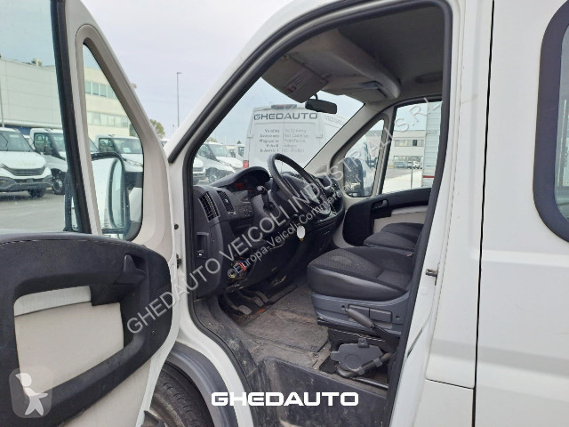 Véhicule utilitaire Peugeot BOXER DOPPIA CABINA...