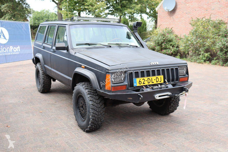 Véhicule utilitaire Jeep Limited