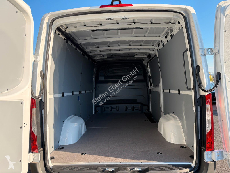 Mercedes 317 CDI 3665 9G Flach AHK3,5t...