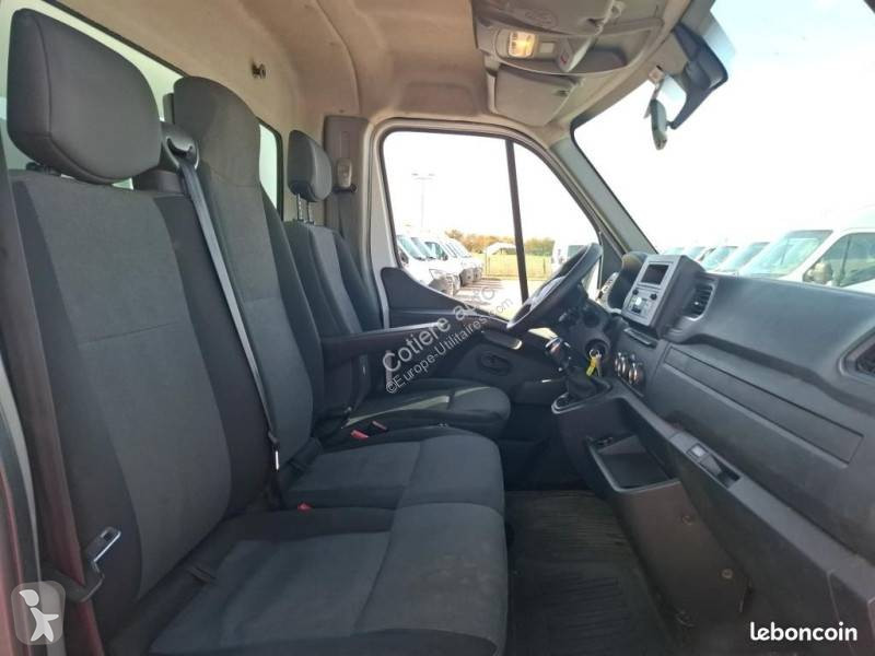 Véhicule utilitaire Renault 165 CH DIN