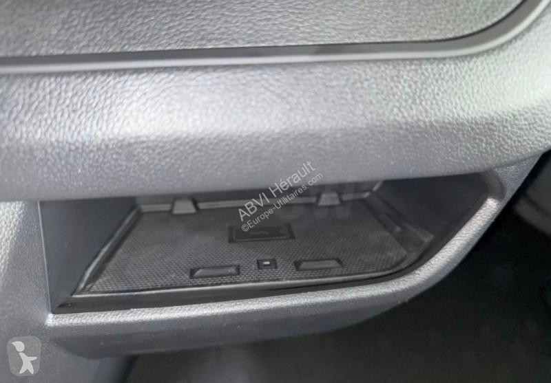 Véhicule utilitaire Renault L2H1 3T BLUE DCI...