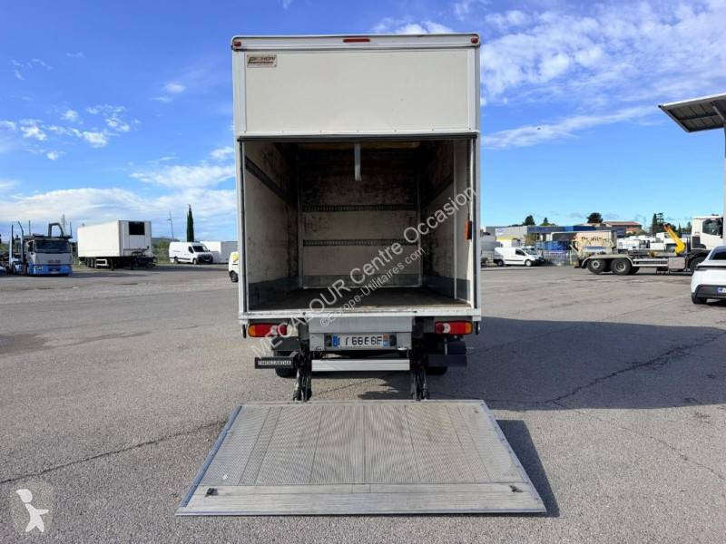Véhicule utilitaire Renault 165 DCI