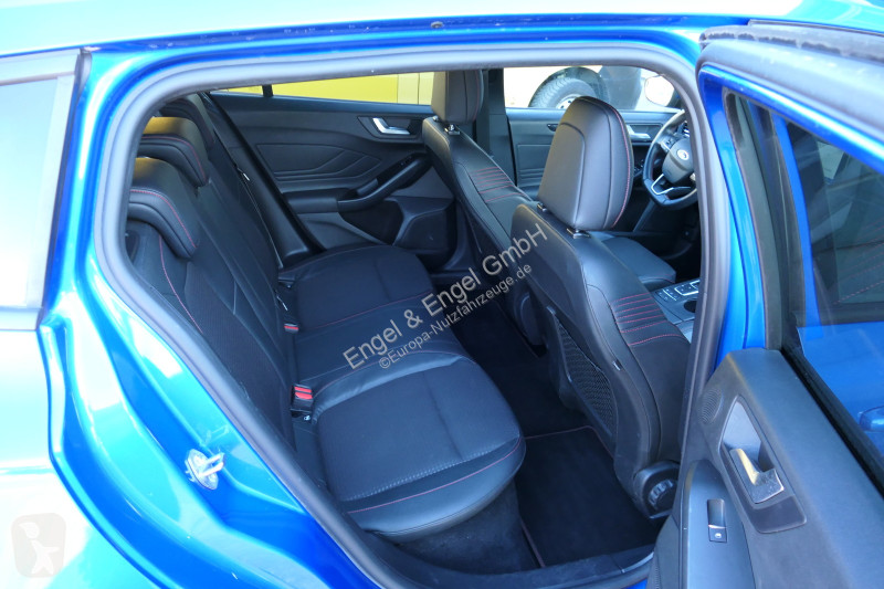 Véhicule utilitaire Ford Focus Turnier ST-Line...