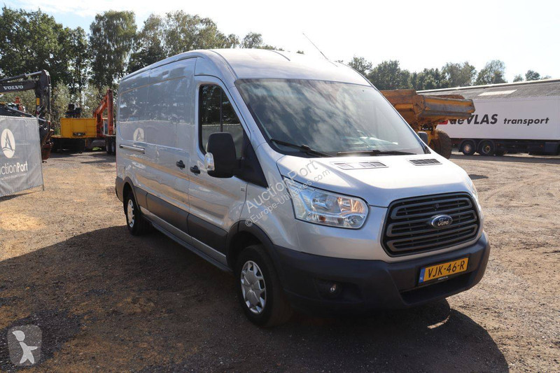 Véhicule utilitaire Ford