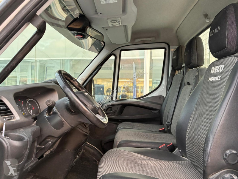 Véhicule utilitaire Iveco 35C16H3.0