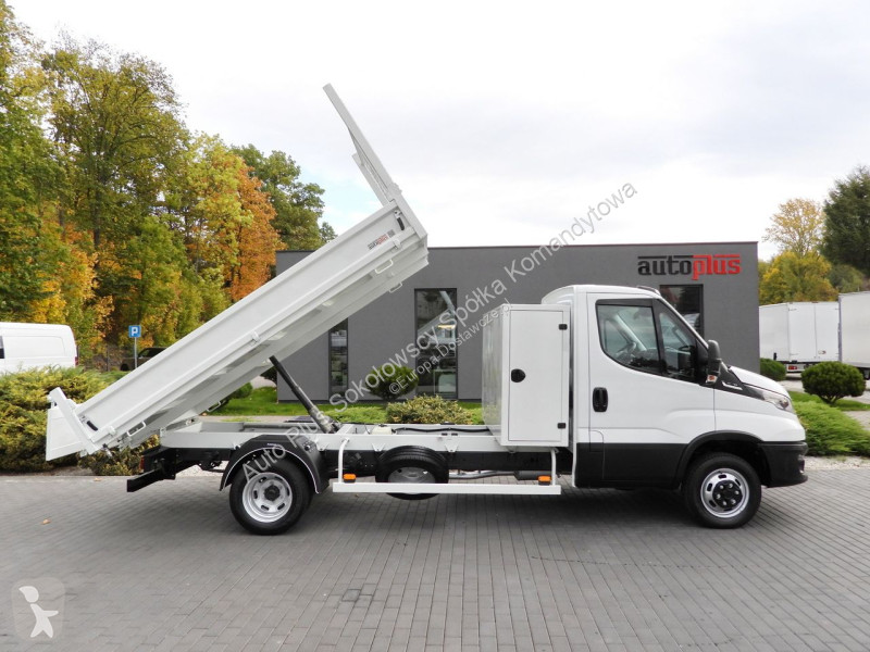 Véhicule utilitaire Iveco 35C16 DAILY