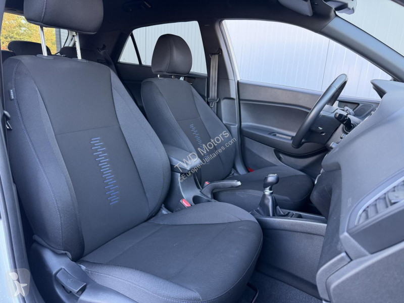 Véhicule utilitaire Hyundai i20 1.2i - 84 II...
