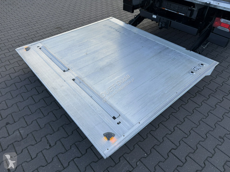 Véhicule utilitaire Iveco 70C18 V H