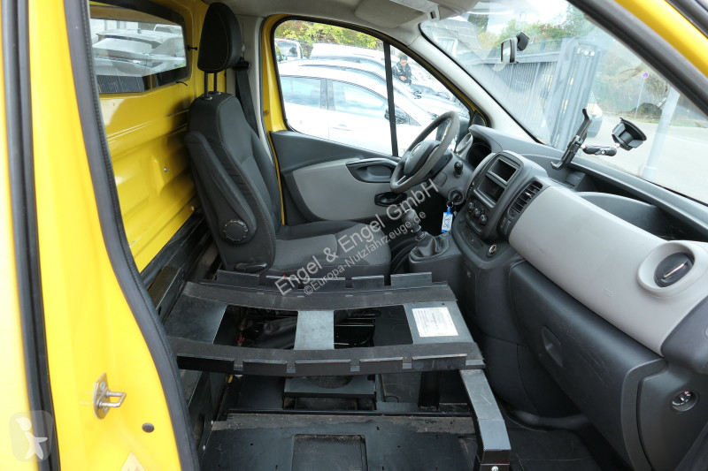 Véhicule utilitaire Renault Trafic 1,6 dCi L1H1...