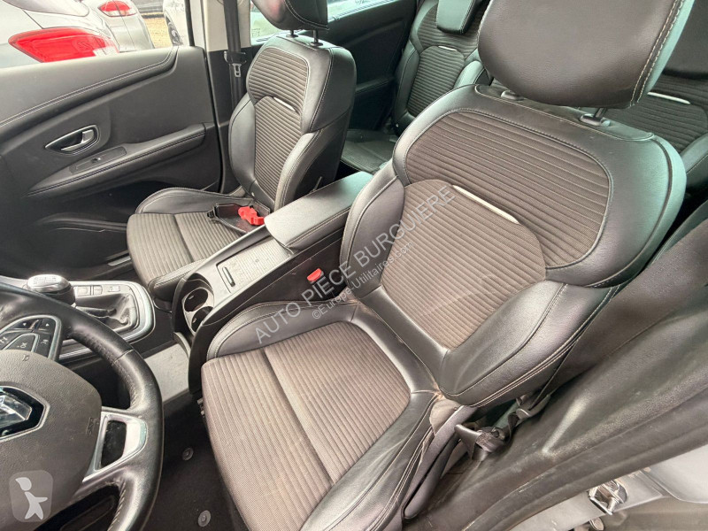 Véhicule utilitaire Renault Scénic IV 1.3 TCe...