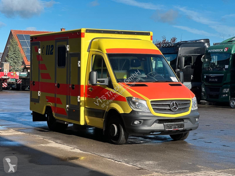 Véhicule utilitaire Mercedes 519 Cdi Hospi...