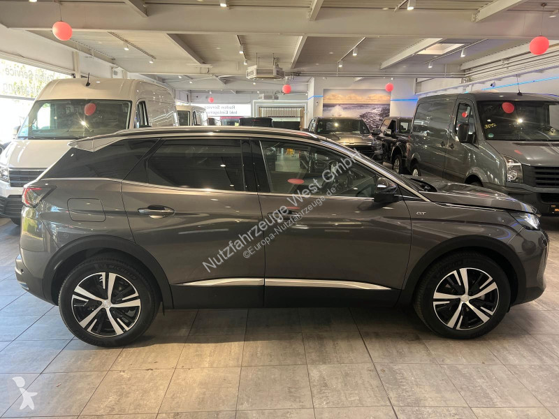 Véhicule utilitaire Peugeot GT...