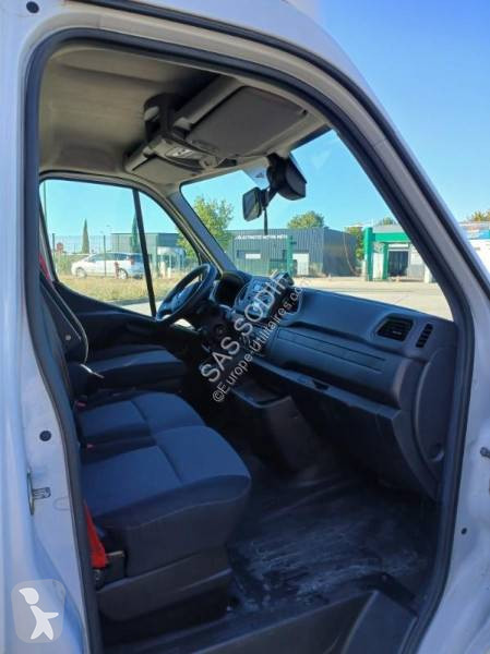 Véhicule utilitaire Renault  L3H1 2.3 DCI 145...