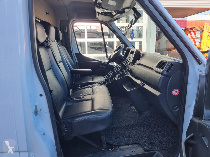 Véhicule utilitaire Renault 2.3 dci 146 pk...