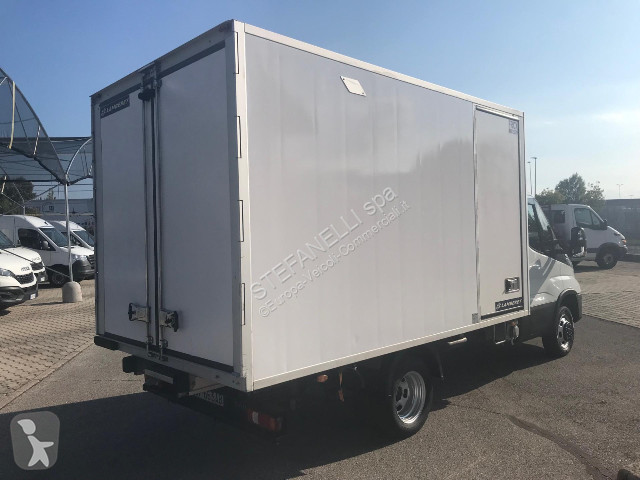 Véhicule utilitaire Iveco DAILY 35C16H3.0...
