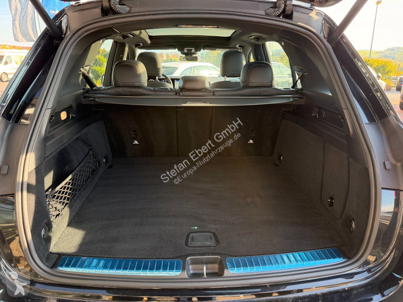 Véhicule utilitaire Mercedes 300d 4M...