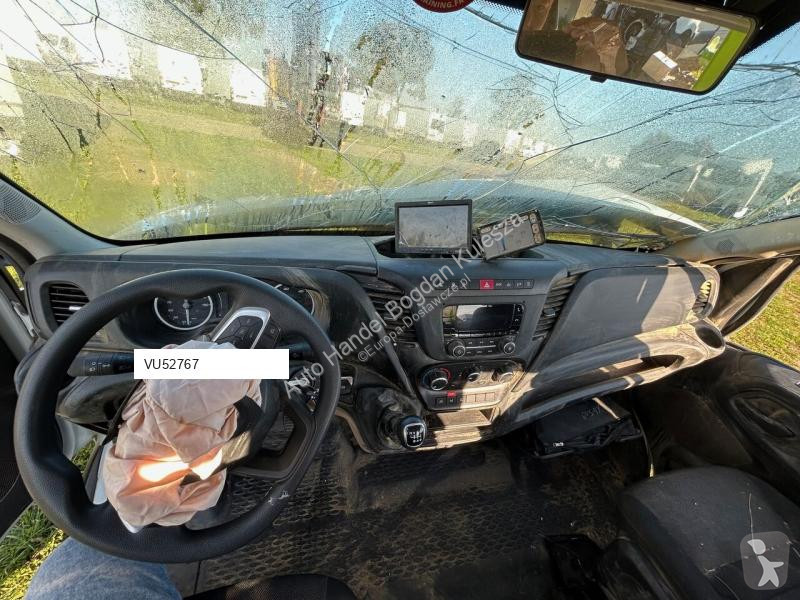 Véhicule utilitaire Iveco 35s14