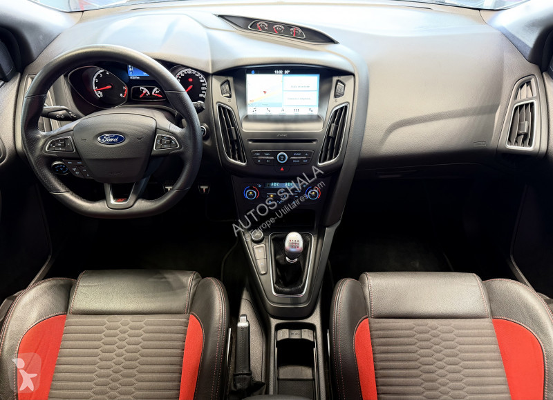 Véhicule utilitaire Ford FOCUS 2.0 ECOBOOST...