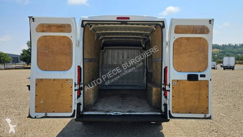 Véhicule utilitaire Peugeot 2,0L HDI 130
