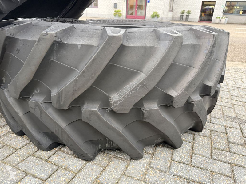 Véhicule utilitaire Trelleborg 710/70R38 TM800...
