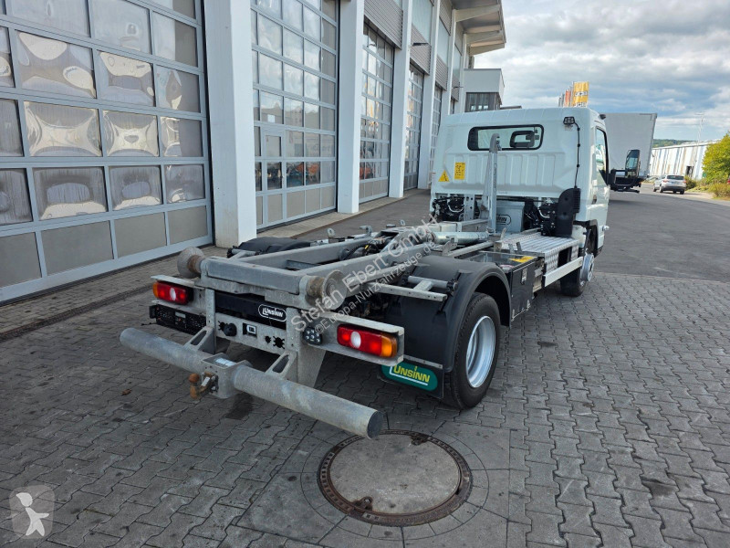 Véhicule utilitaire Mitsubishi Fuso 7C18 4x2...