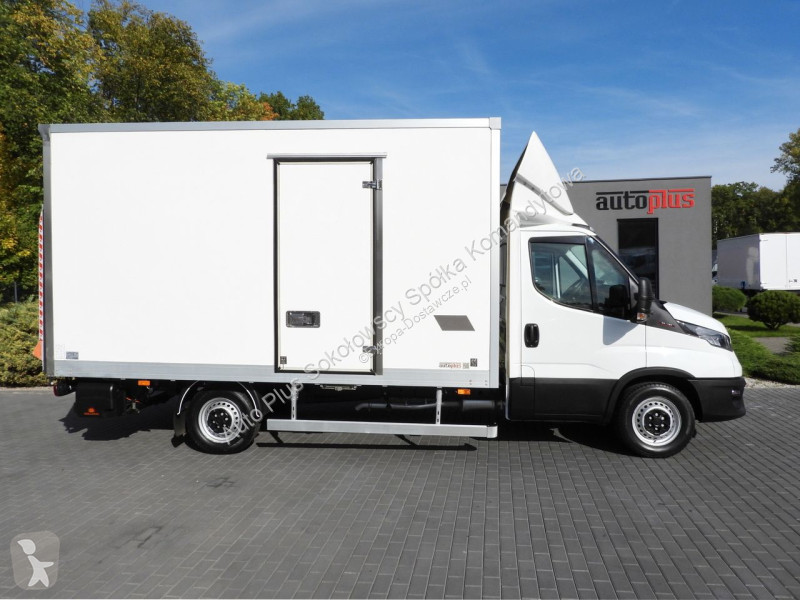 Véhicule utilitaire Iveco 35S16 DAILY