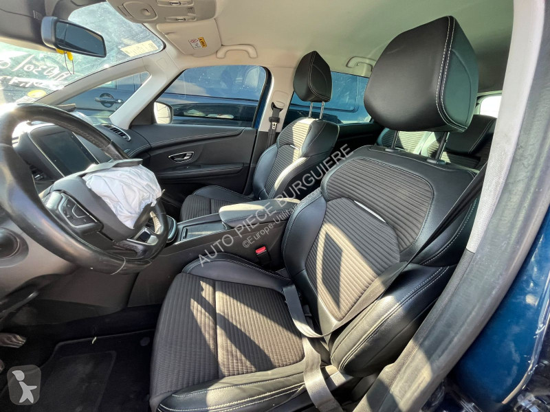 Véhicule utilitaire Renault RENAULT Scénic IV...