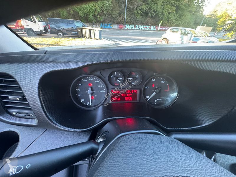 Véhicule utilitaire Iveco DAILY  35C12 BENNE &...