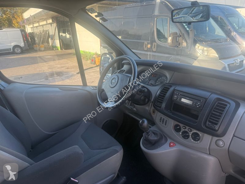 Véhicule utilitaire Opel VIVARO FG F2900 M2...