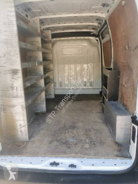 Véhicule utilitaire Renault 2.3 DCI 125