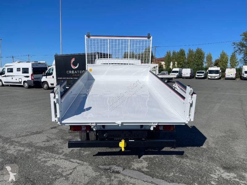 Véhicule utilitaire Iveco 35C16