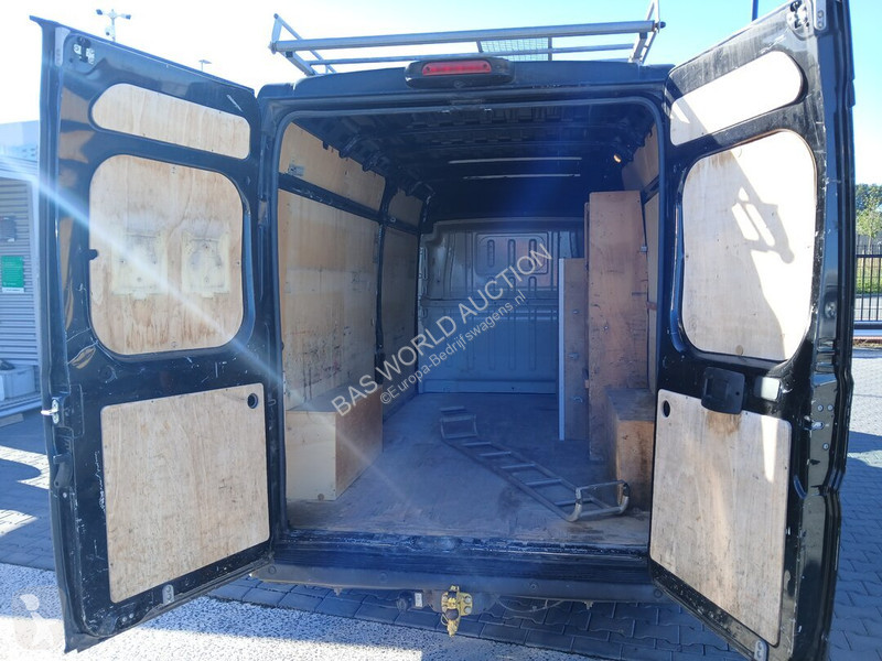 Véhicule utilitaire Fiat 120PK
