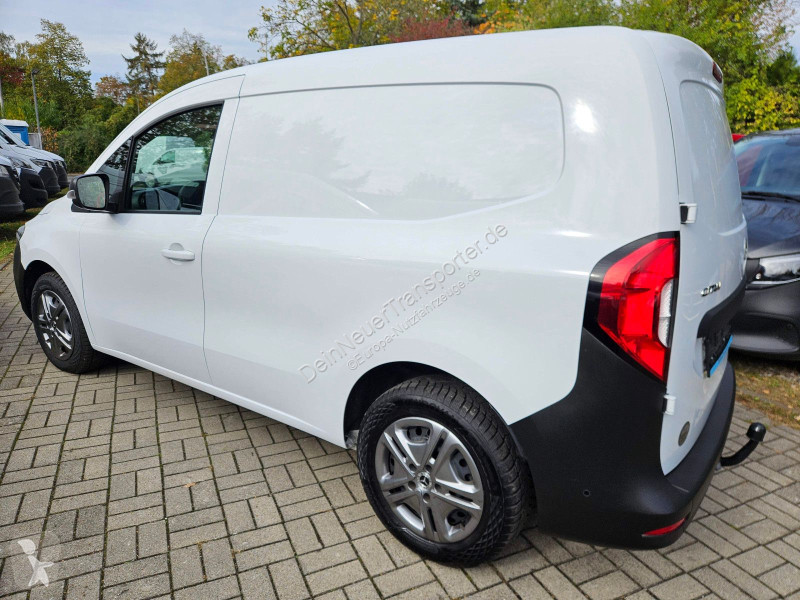 Véhicule utilitaire Mercedes 110 CDI...
