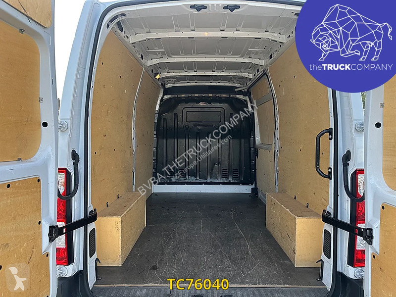 Véhicule utilitaire Renault 130.35 L2H2
