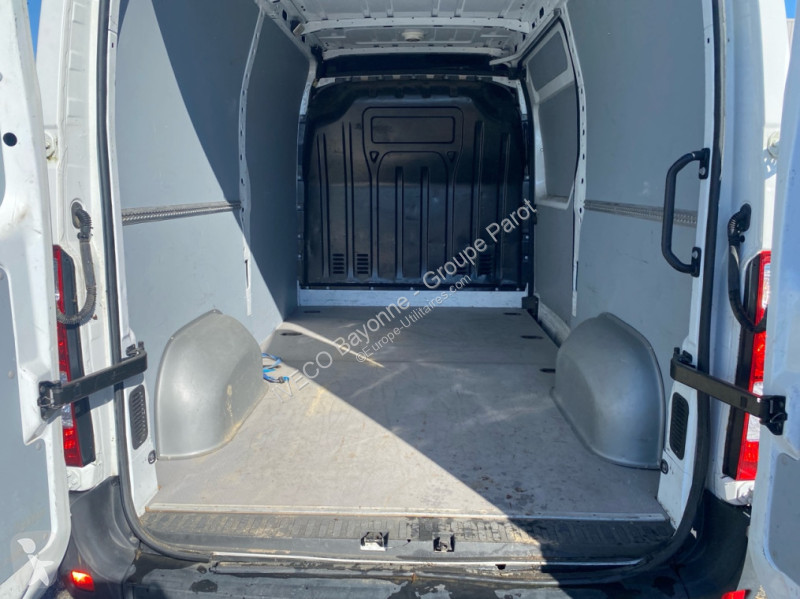 Véhicule utilitaire Renault F3300 L2H2 2.3 Blue...