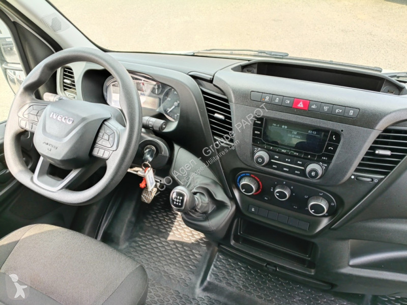 Véhicule utilitaire Iveco 35C16H empattement...