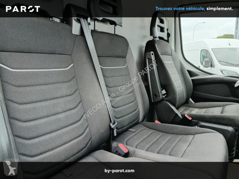 Véhicule utilitaire Iveco 35S14 V12