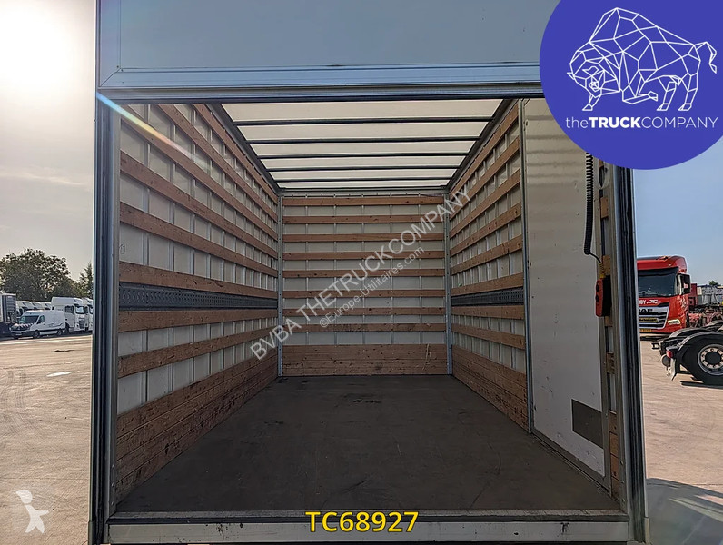 Véhicule utilitaire Renault 2.3 DCI KOFFER MET...