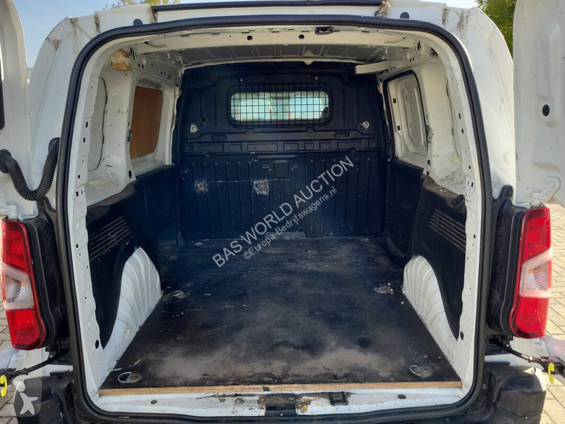 Véhicule utilitaire Peugeot 76pk