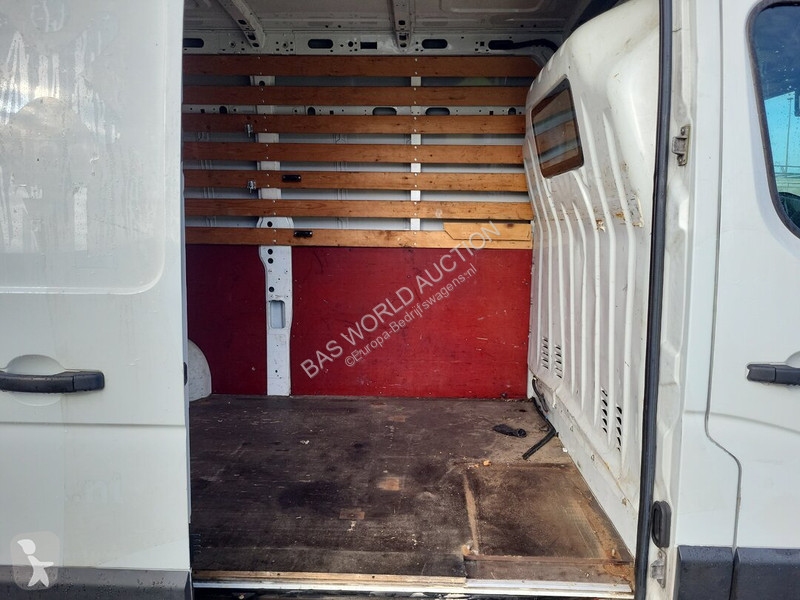 Véhicule utilitaire Renault 125PK