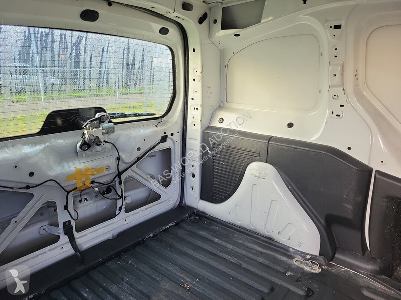 Véhicule utilitaire Peugeot 90pk