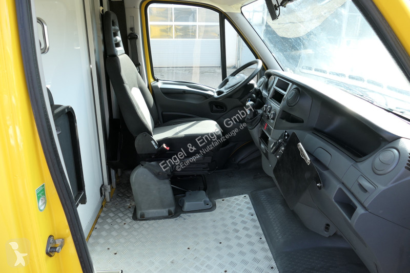 Véhicule utilitaire Iveco Daily 35 S11 C30C...