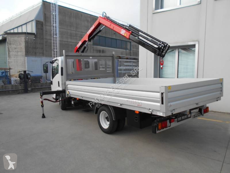 Véhicule utilitaire Isuzu