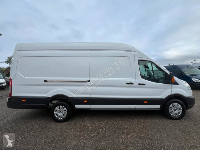 Véhicule utilitaire Ford 350 L4H3...