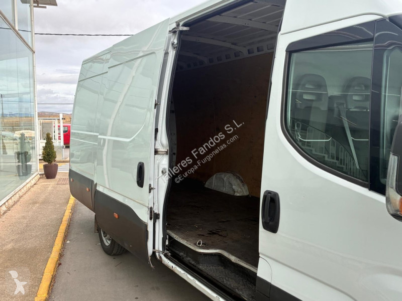 Furgoneta Iveco 35S16 V 16m3