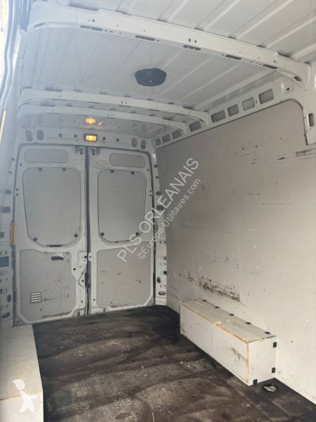 Iveco 35S16 van