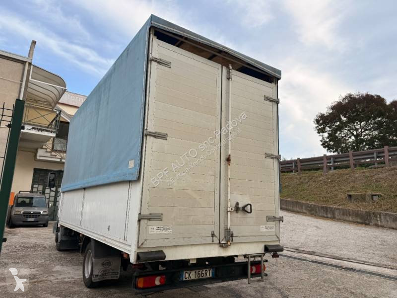 Nissan 120.35 van