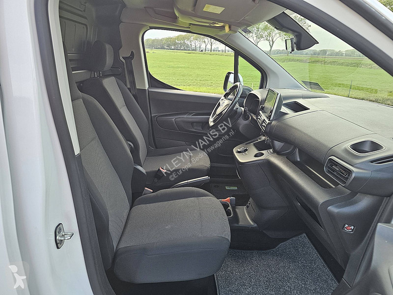 Opel 1.5 automaat, airco, navi, pdc, zijdeur van